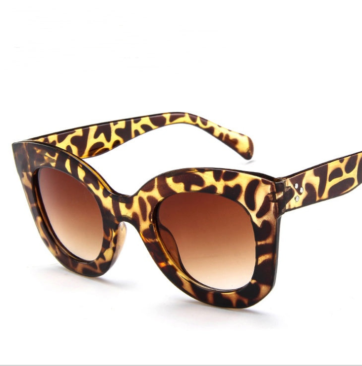 Cat eye sunglasses