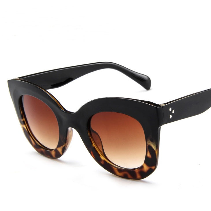 Cat eye sunglasses